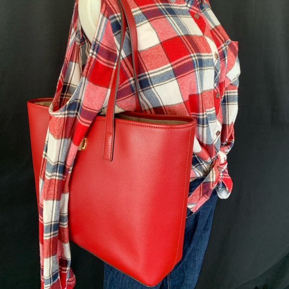 Michael Kors Red Tote CA - Picture 2 of 7